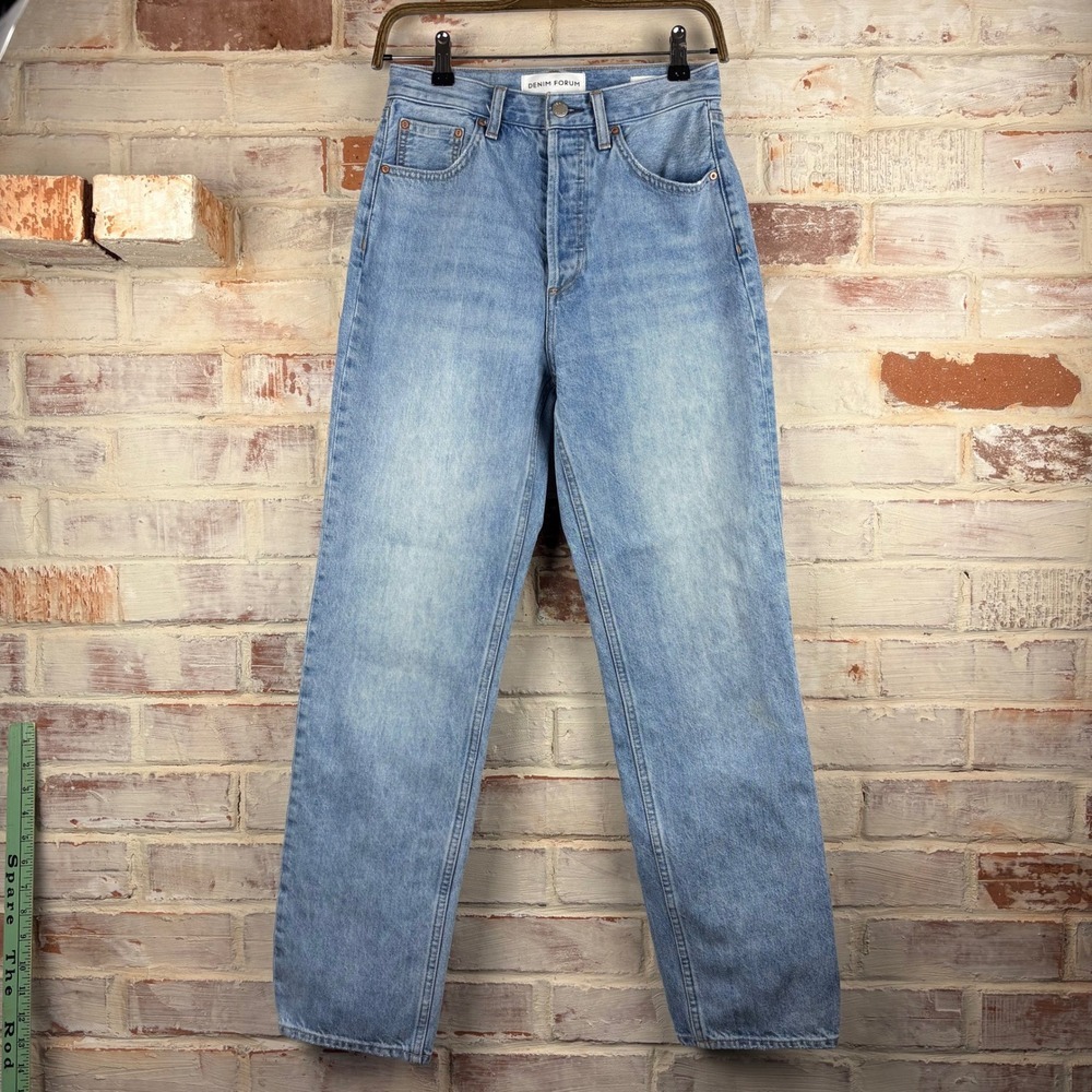 Denim Forum Aritzia 90s Joni Hi-Rise Loose Jeans Size 25 Light Wash Mom Jean Fit